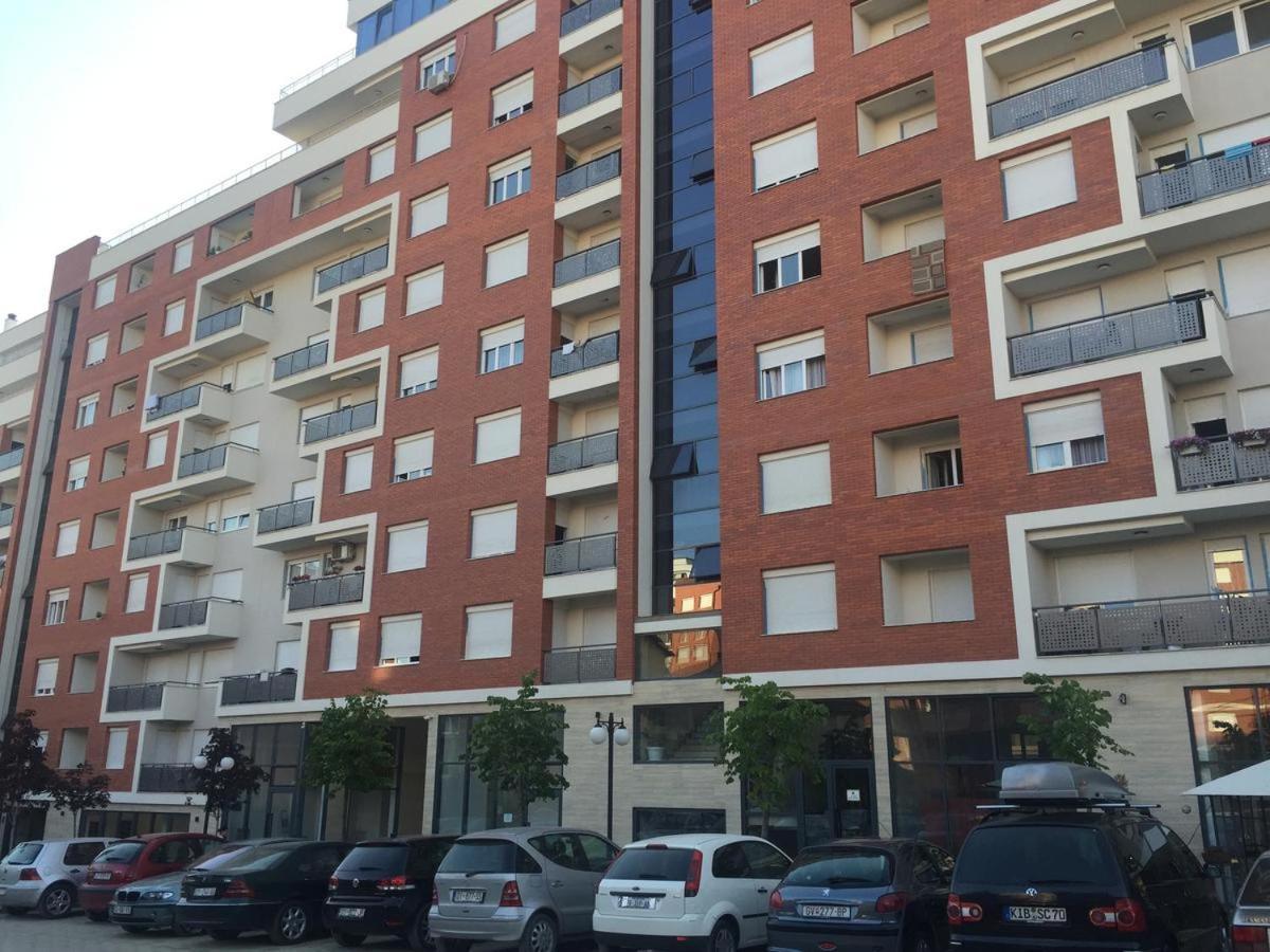 Апартаменты Blini Complex Приштина Экстерьер фото