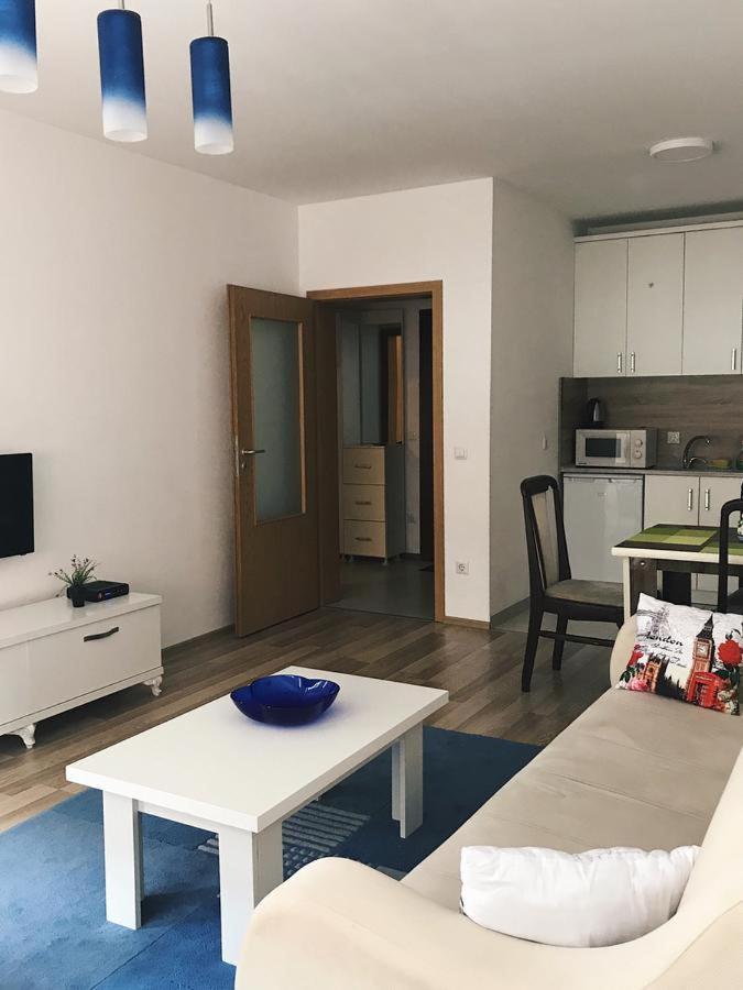 Апартаменты Blini Complex Приштина Экстерьер фото