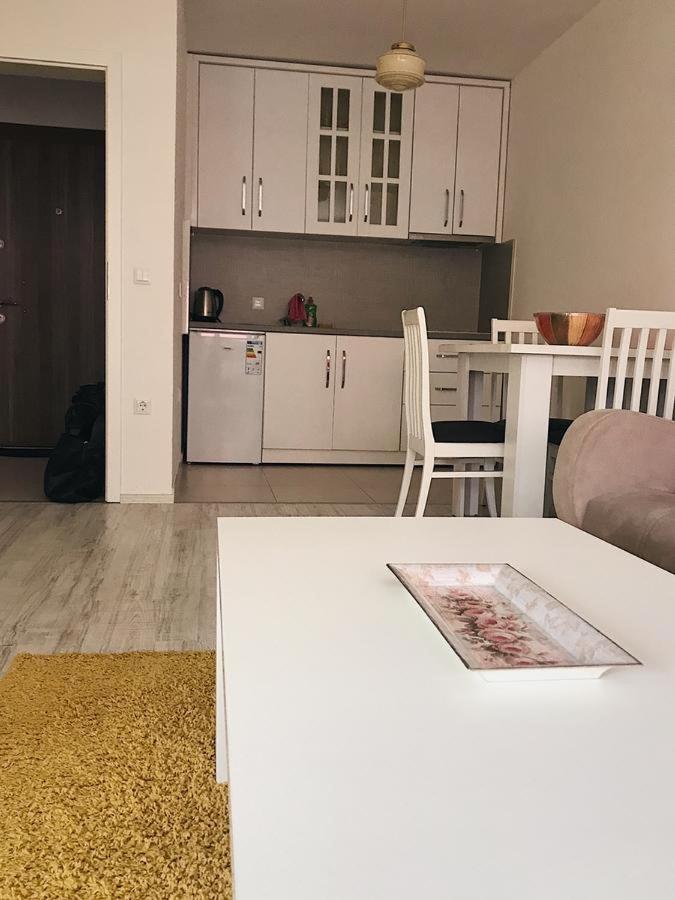 Апартаменты Blini Complex Приштина Экстерьер фото